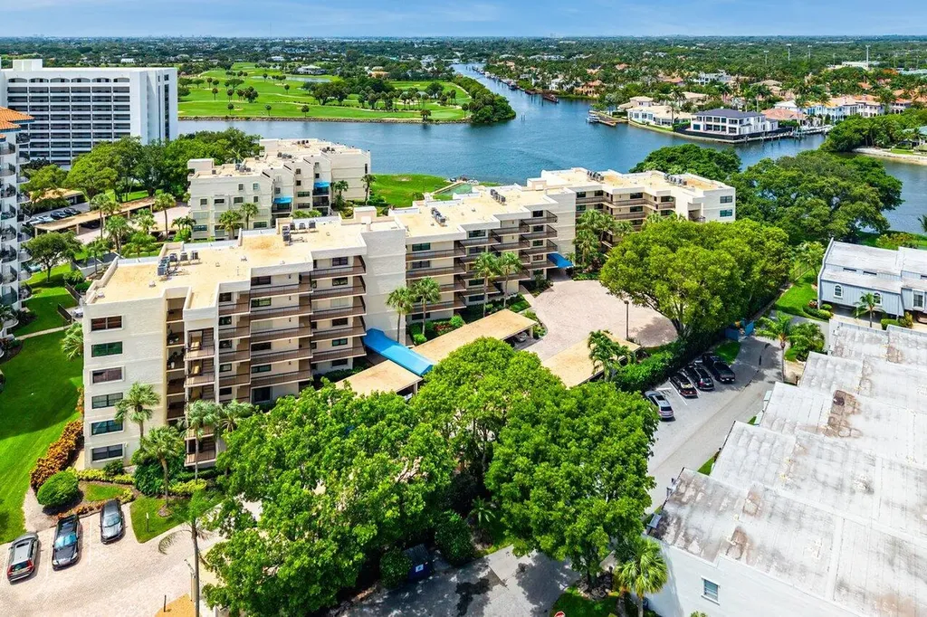 372 Golfview Road North Palm Beach FL 33408