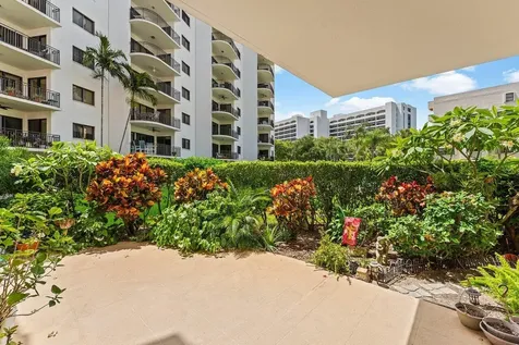 372 Golfview Road North Palm Beach FL 33408