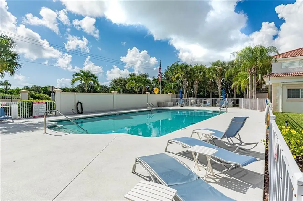 524 7th Square Vero Beach FL 32962