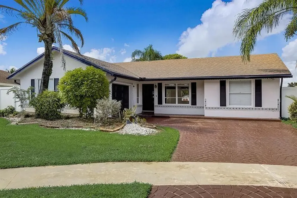 9387 Richmond Circle Boca Raton FL 33434