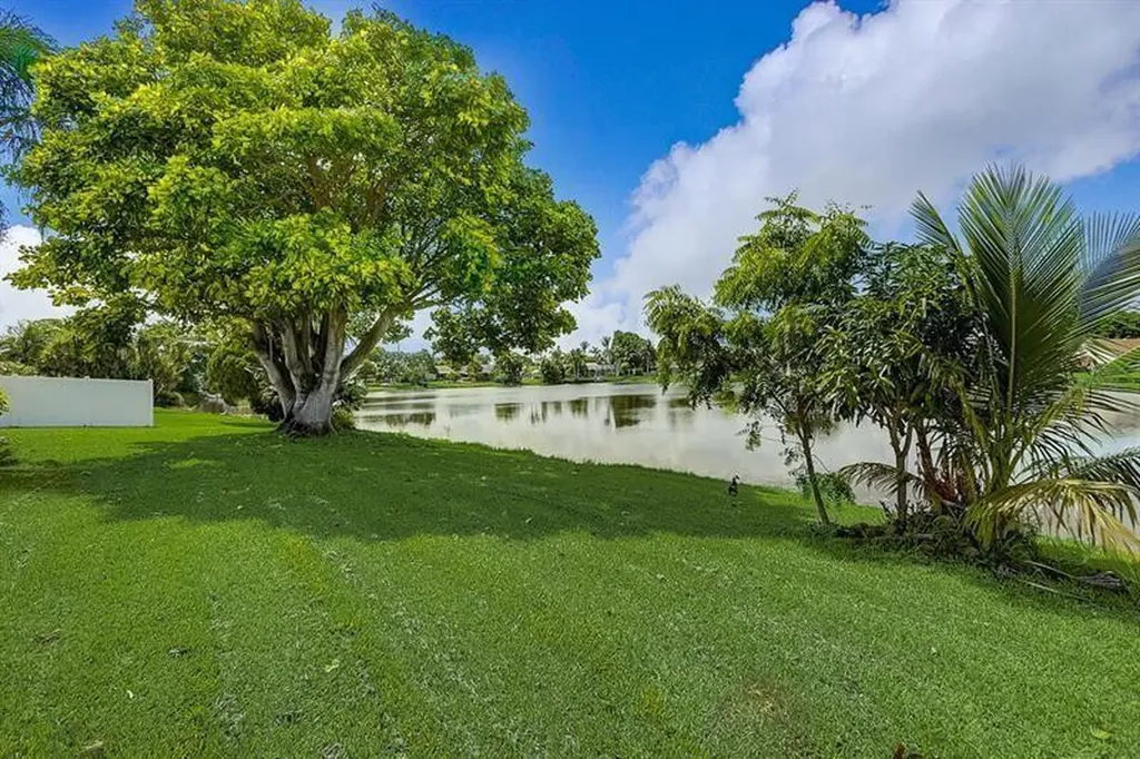 9387 Richmond Circle Boca Raton FL 33434