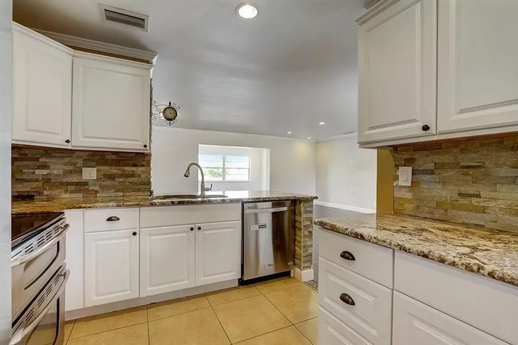 9387 Richmond Circle Boca Raton FL 33434