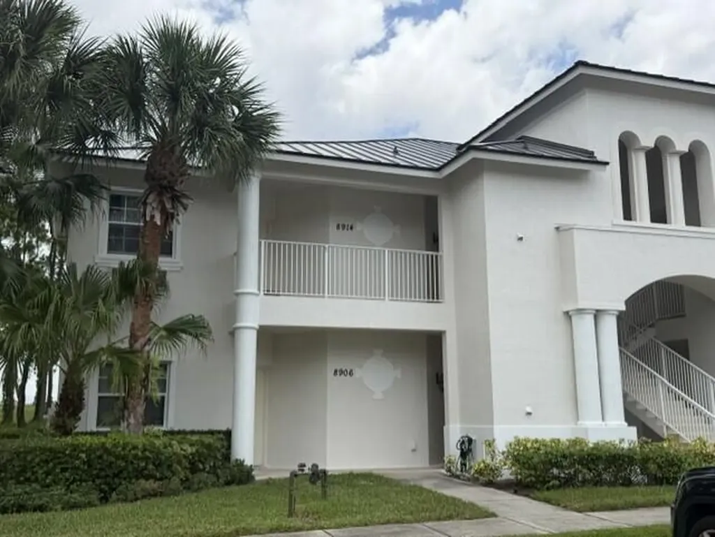 8906 Sandshot Court Port St Lucie FL 34986
