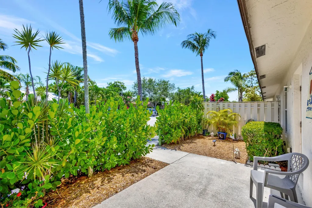 1919 Doffer Lane North Palm Beach FL 33408