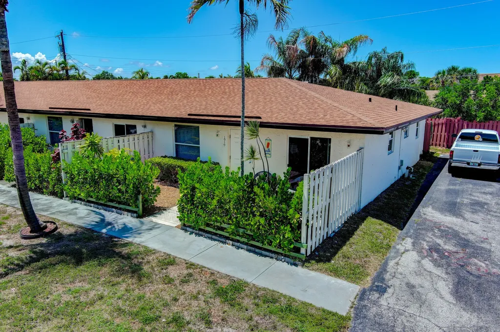 1919 Doffer Lane North Palm Beach FL 33408