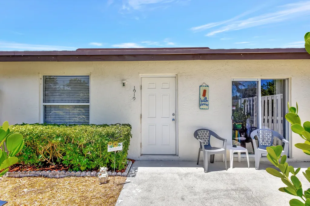 1919 Doffer Lane North Palm Beach FL 33408
