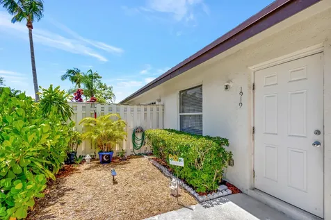 1919 Doffer Lane North Palm Beach FL 33408
