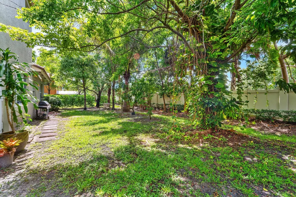 599 Cresta Circle West Palm Beach FL 33413