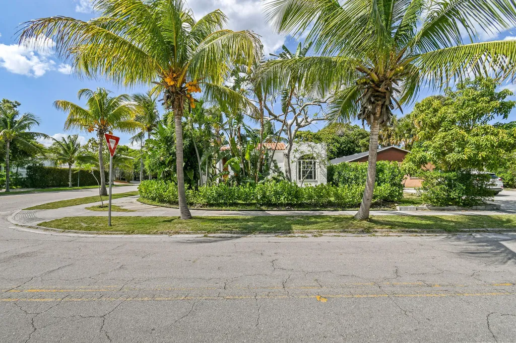 2118 Florida Avenue West Palm Beach FL 33401