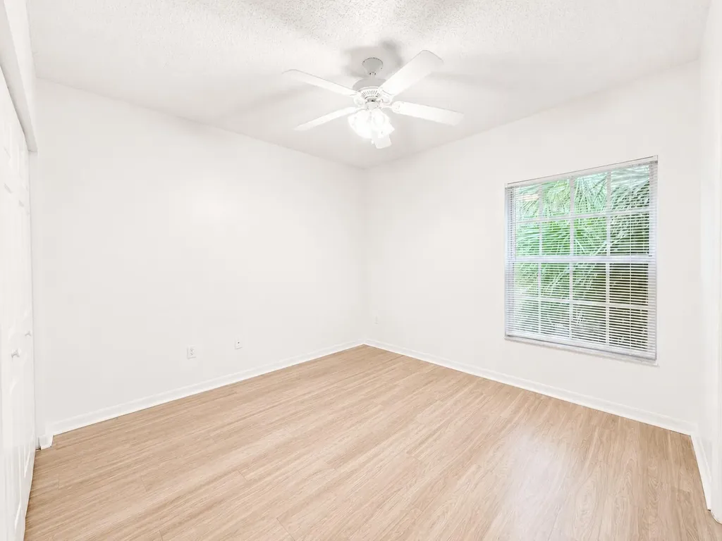 5056 Lantana Road Lake Worth FL 33463