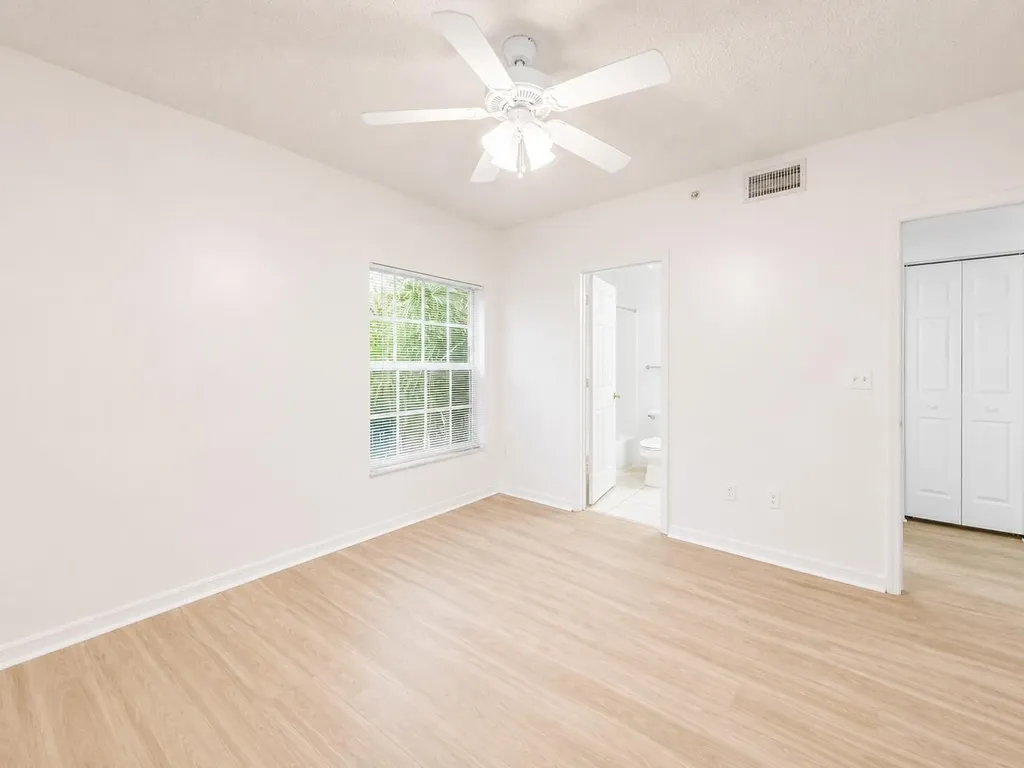 5056 Lantana Road Lake Worth FL 33463