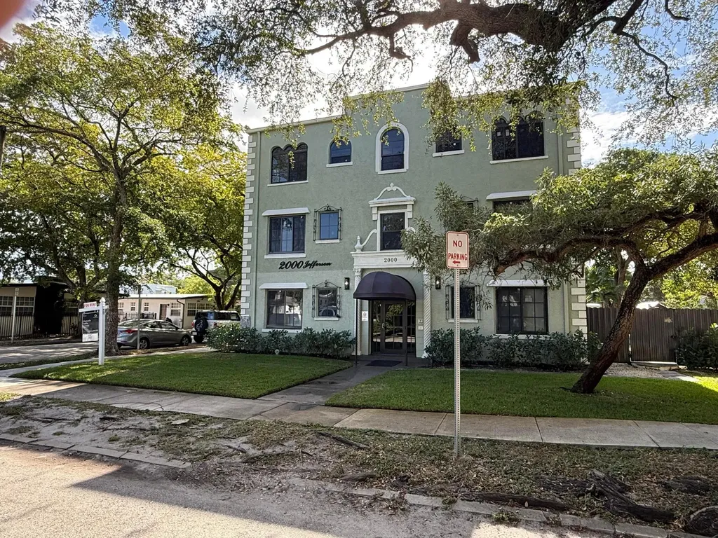 2000 Jefferson Street Hollywood FL 33020