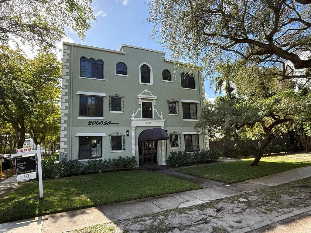 2000 Jefferson Street Hollywood FL 33020