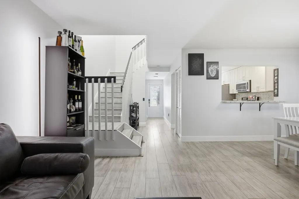 1512 N 15th Terrace Hollywood FL 33020