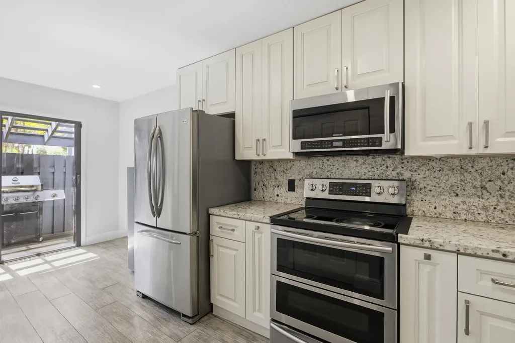 1512 N 15th Terrace Hollywood FL 33020