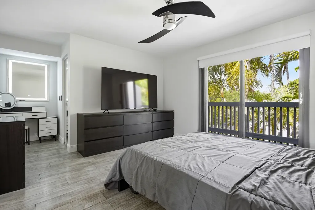 1512 N 15th Terrace Hollywood FL 33020