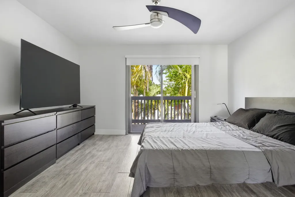 1512 N 15th Terrace Hollywood FL 33020