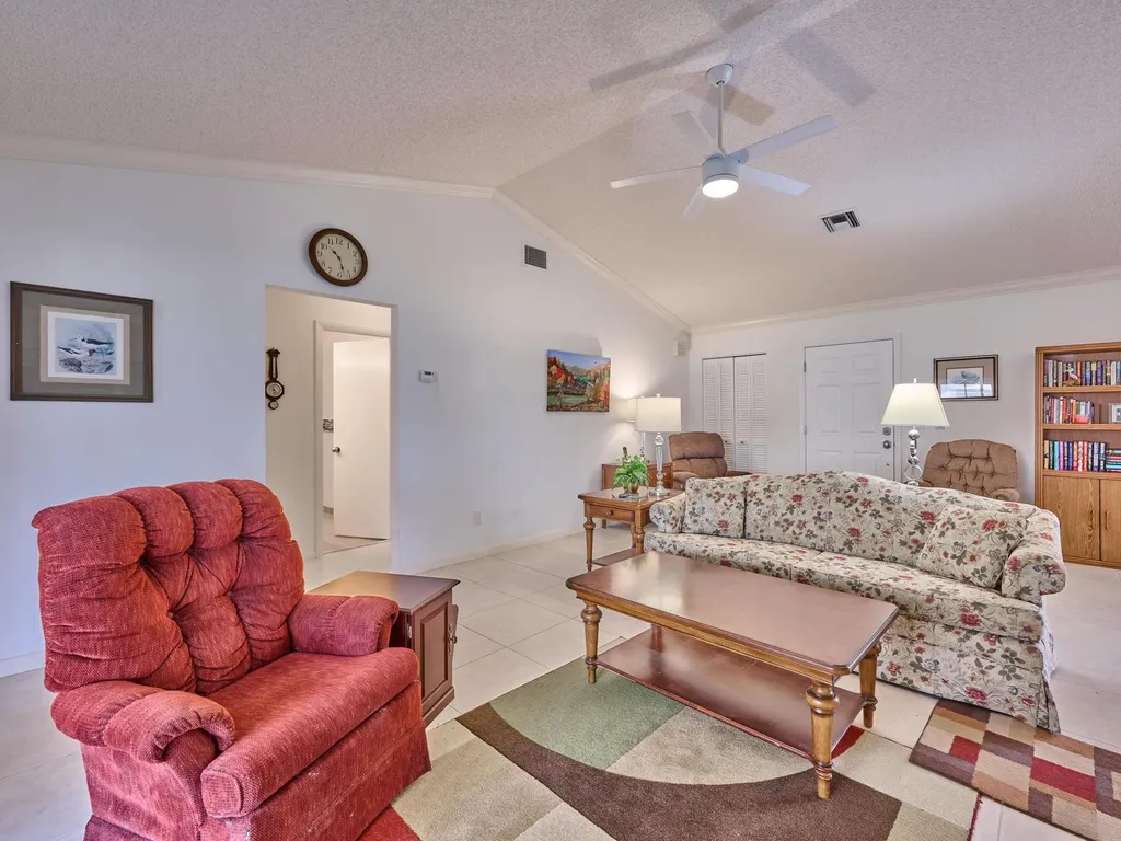 9901 SE Little Club Way N Tequesta FL 33469