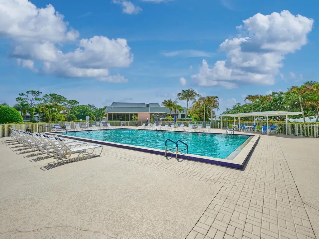 9901 SE Little Club Way N Tequesta FL 33469