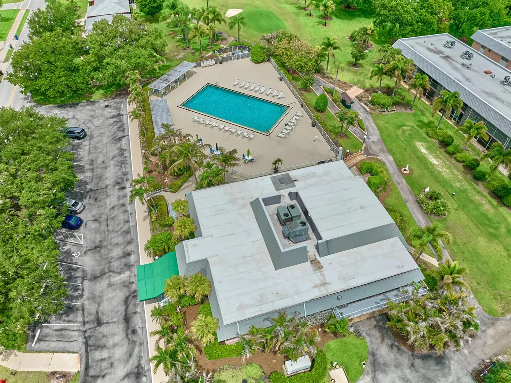 9901 SE Little Club Way N Tequesta FL 33469