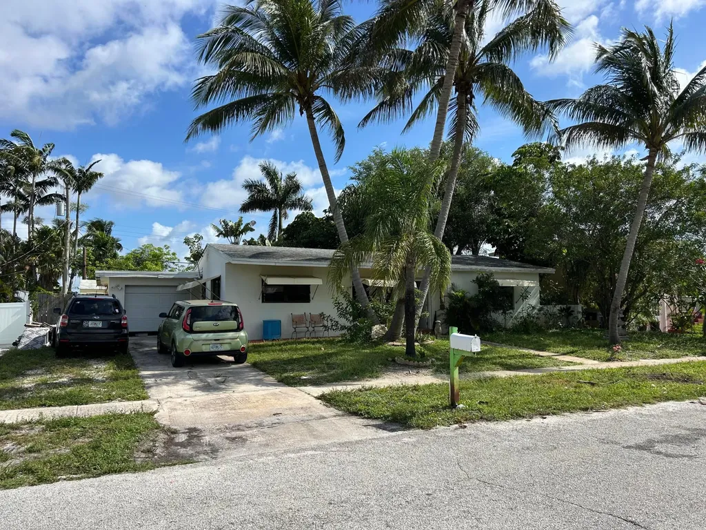 1421 Crest Drive Lake Worth FL 33461