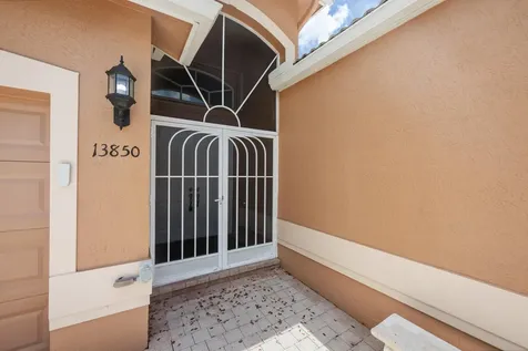 13850 Vía Vittoria Delray Beach FL 33446
