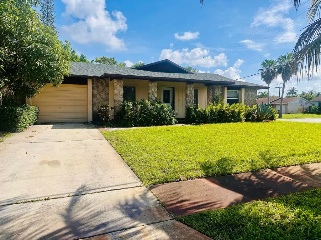 6245 Saxon Boulevard West Palm Beach FL 33417