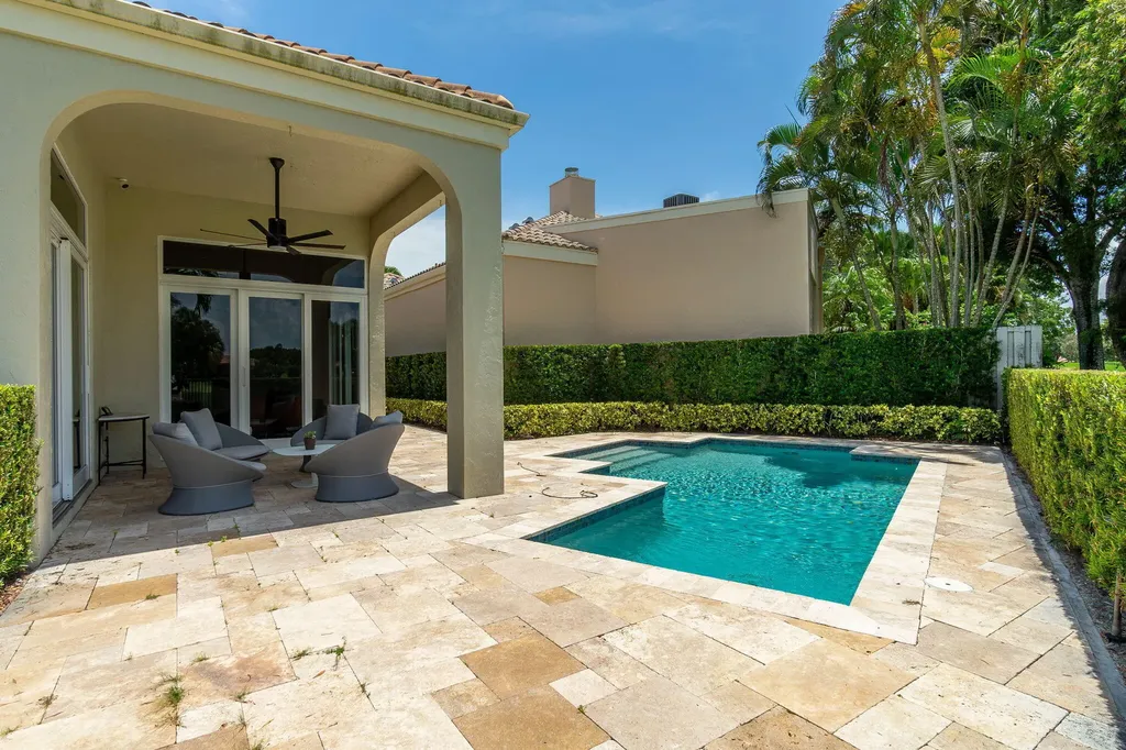 2402 Players Court Wellington FL 33414