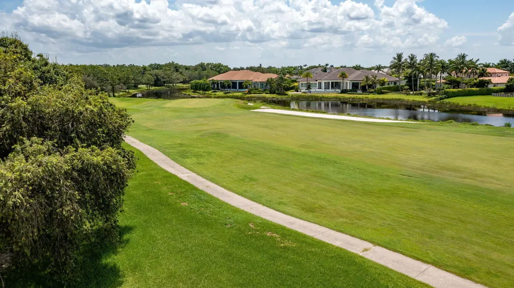 2402 Players Court Wellington FL 33414