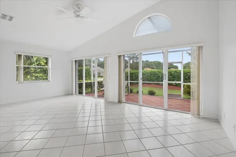 10884 Royal Caribbean Circle Boynton Beach FL 33437