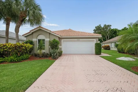 10884 Royal Caribbean Circle Boynton Beach FL 33437