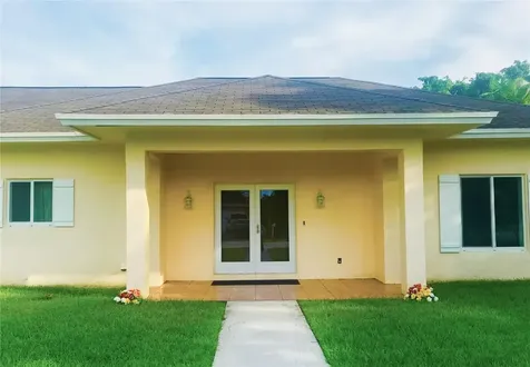 400 E Country Club Circle Plantation FL 33317