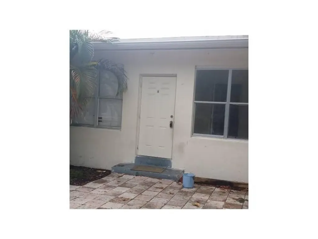 1840 Lincoln Hollywood FL 33020