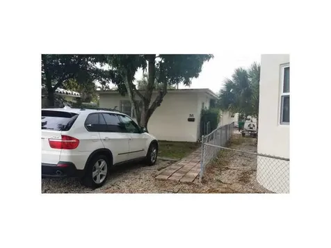 1840 Lincoln Hollywood FL 33020