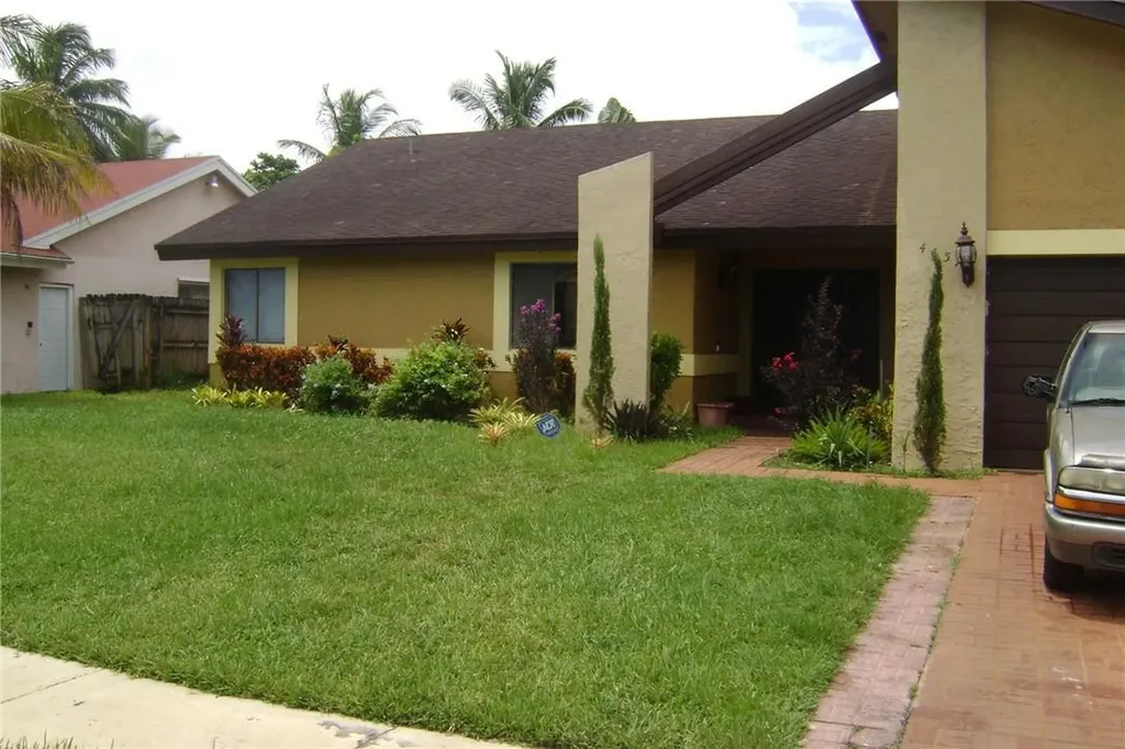 4451 NW 74th Avenue Lauderhill FL 33319