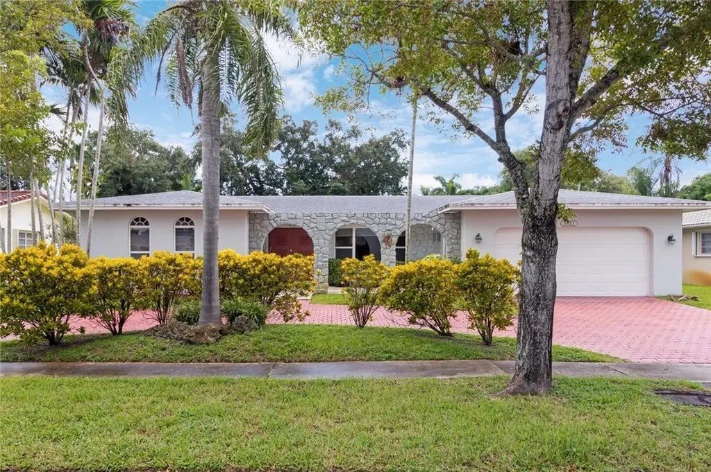 3931 N 39th Avenue Hollywood FL 33021