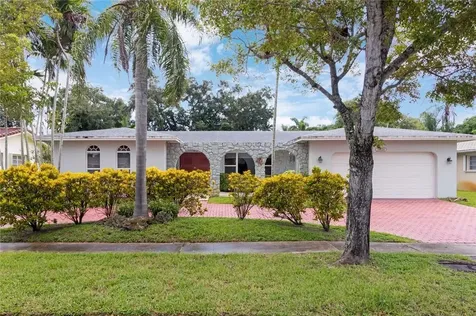 3931 N 39th Avenue Hollywood FL 33021