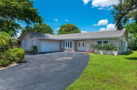 4901 N 37th Street Hollywood FL 33021