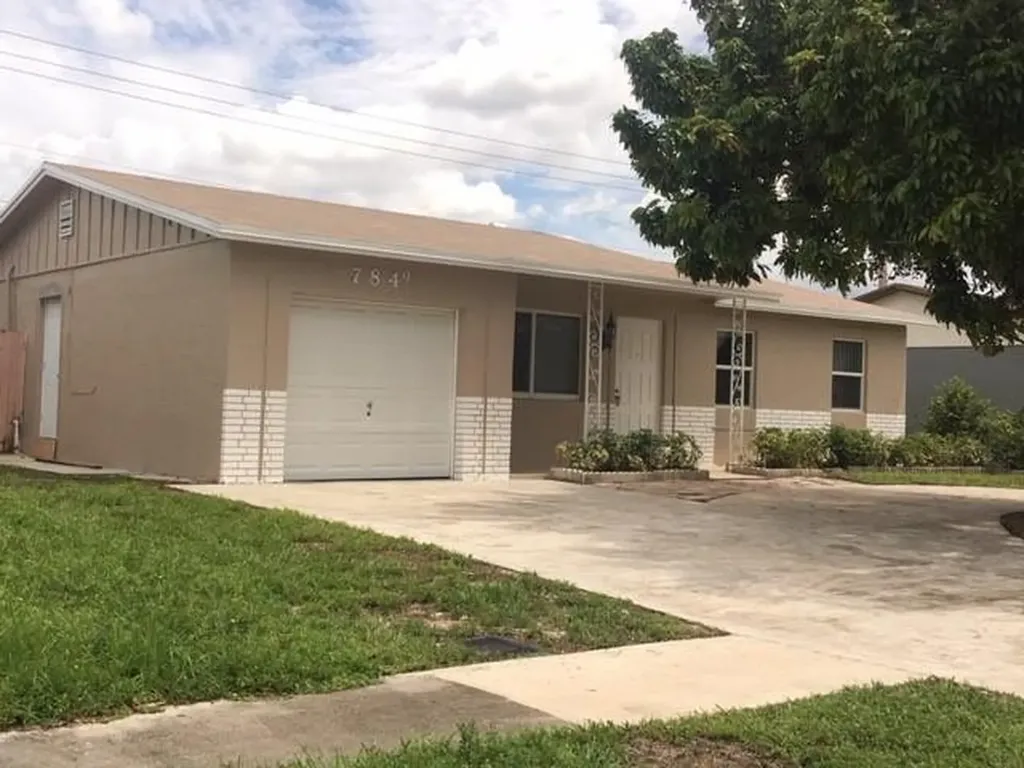 7849 SW 3rd Street North Lauderdale FL 33068