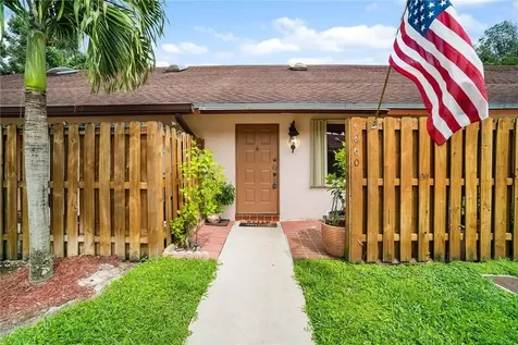 4860 SW 64th Way Davie FL 33314