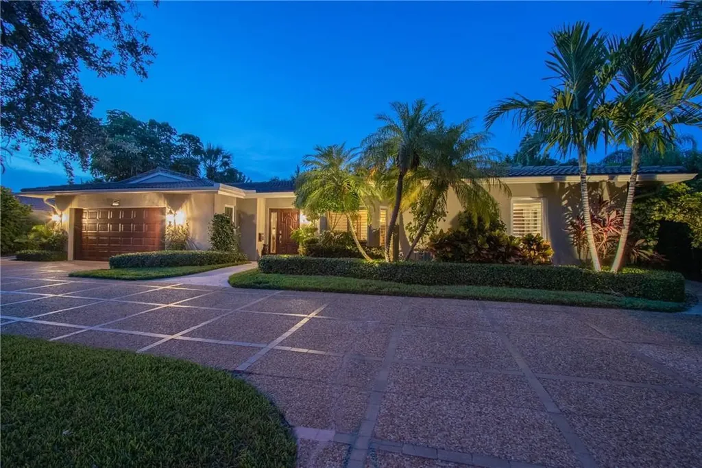 2811 NE 39th Street Lighthouse Point FL 33064