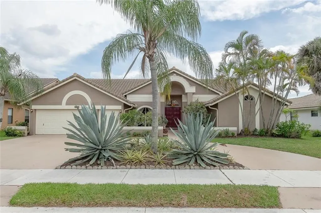9678 N Springs Way Coral Springs FL 33076
