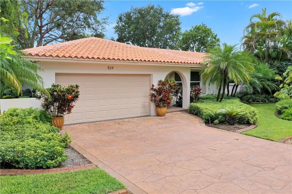 824 N Bel Air Drive Plantation FL 33317