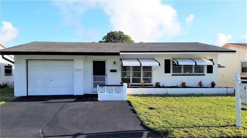4927 NW 54th Court Tamarac FL 33319