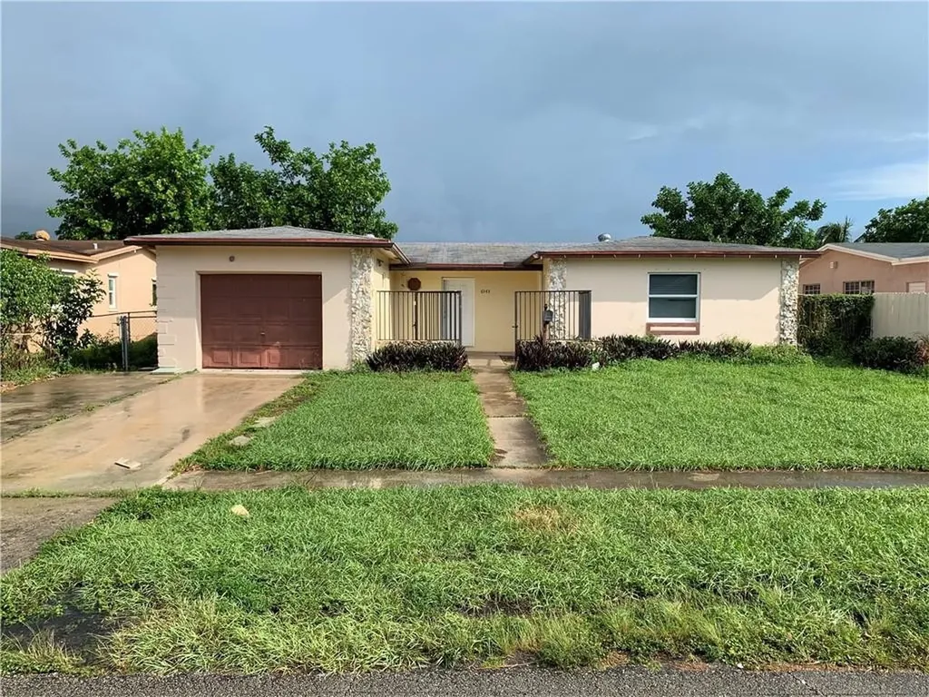 6543 SW 10th Court North Lauderdale FL 33068