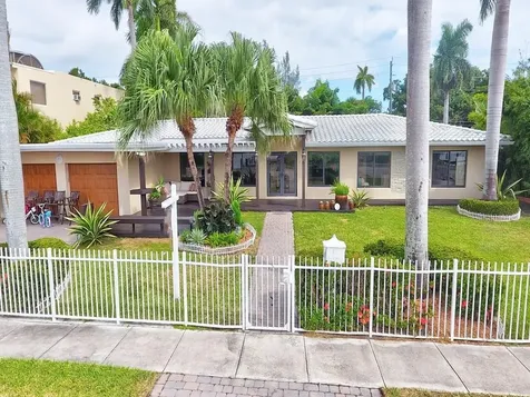711 N Northlake Drive Hollywood FL 33019