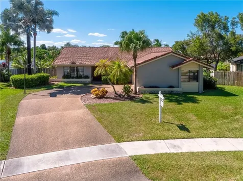 1021 NW 97th Avenue Plantation FL 33322