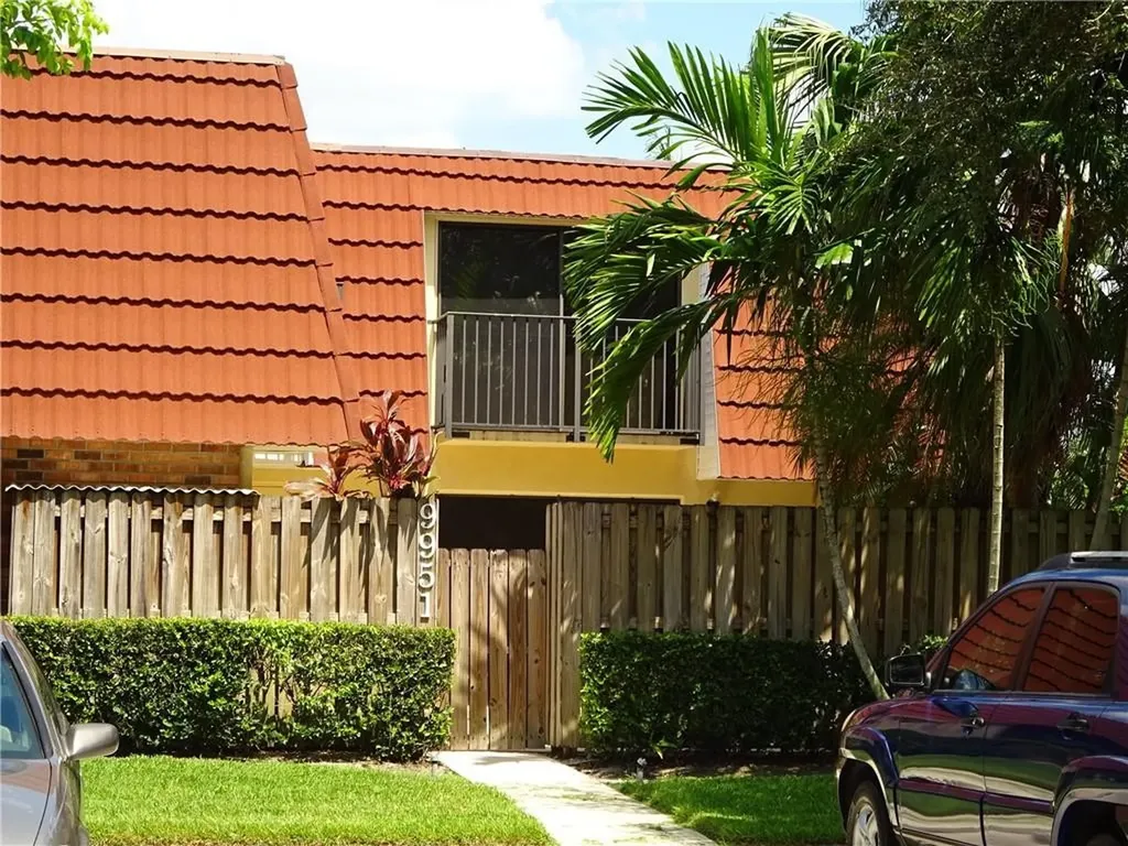 9951 NW 7th Street Plantation FL 33324