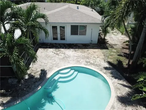 251 NW 34th Street Oakland Park FL 33309