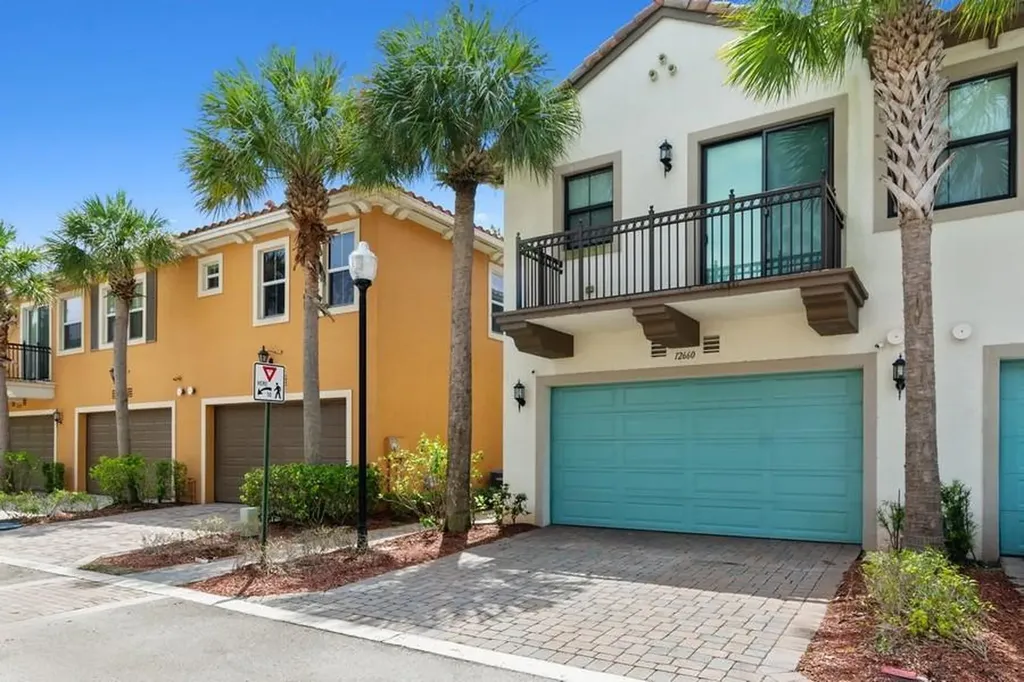 12660 NW 32nd Manor Sunrise FL 33323